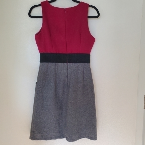 Emmelee Women's Wool Colorblock Sleeveless Gray & Magenta Dress with Pockets - Picture 15 of 16